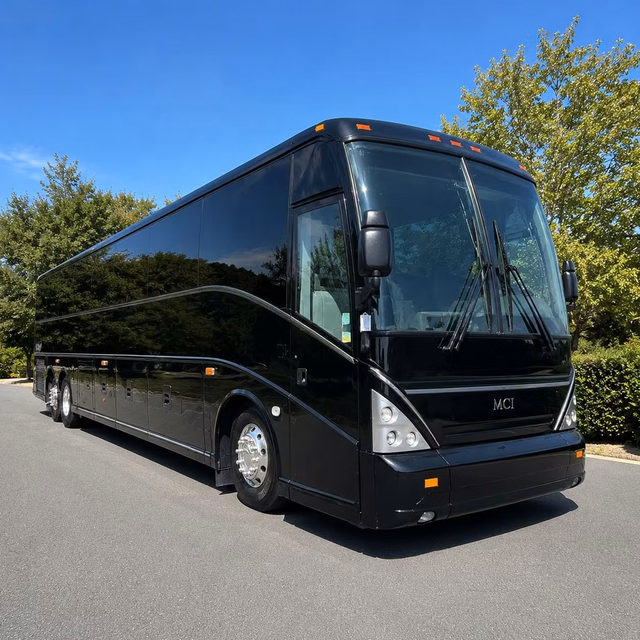 ada accessible field trip buses available for spanish fork schools